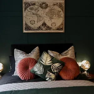  Guest house Boutique 5 Bed On Birdwell Road - Free Parking United Kingdom